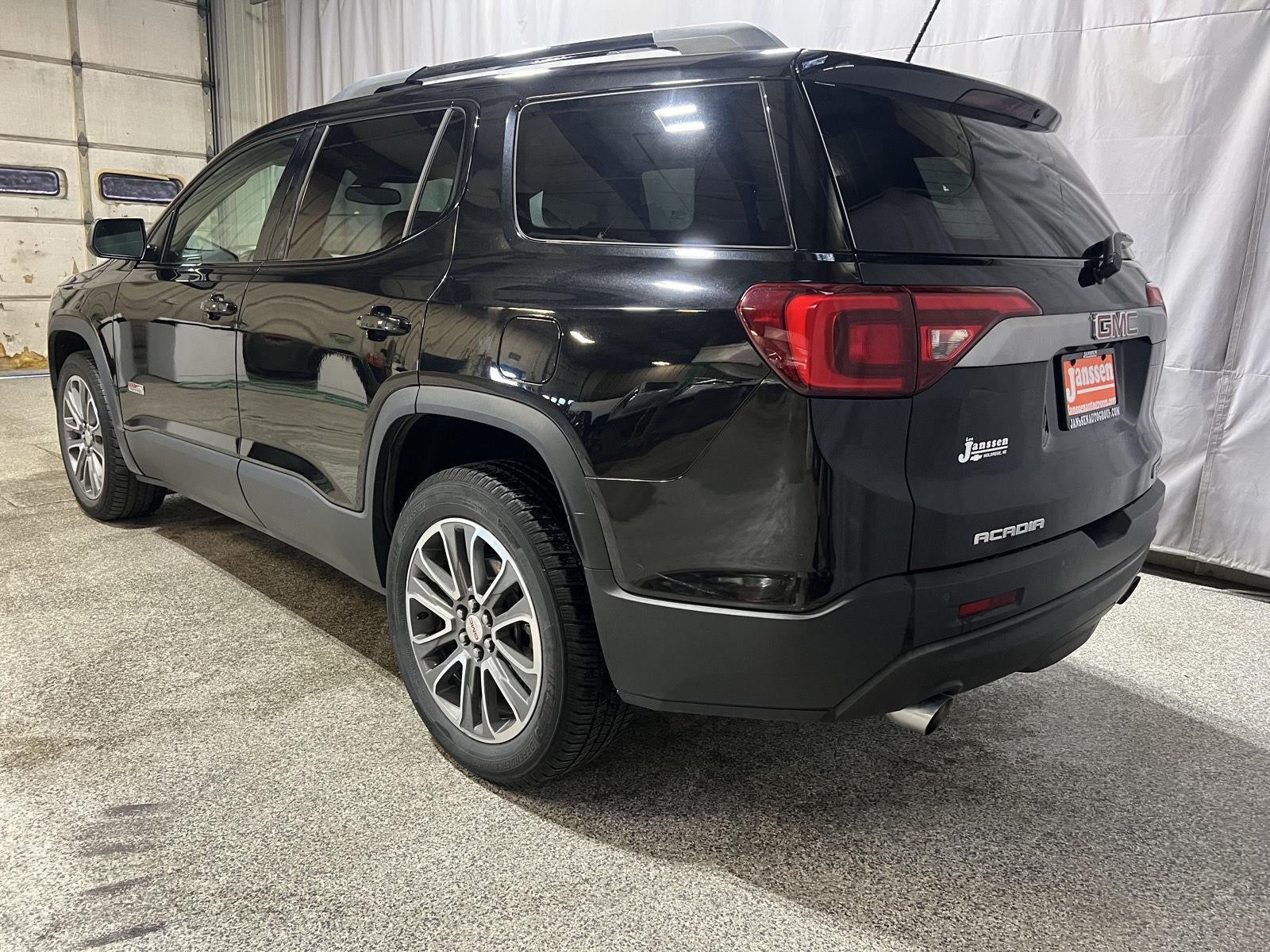 2017 GMC Acadia SLT