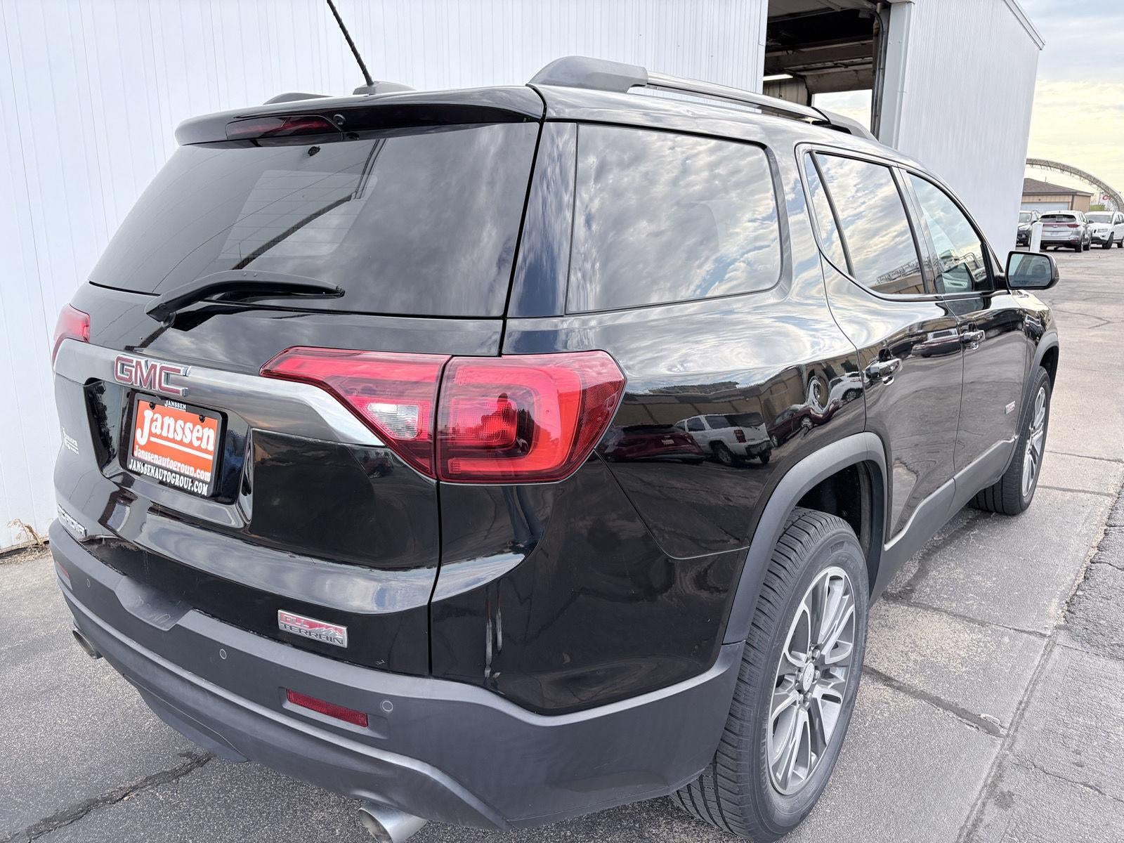 2017 GMC Acadia SLT