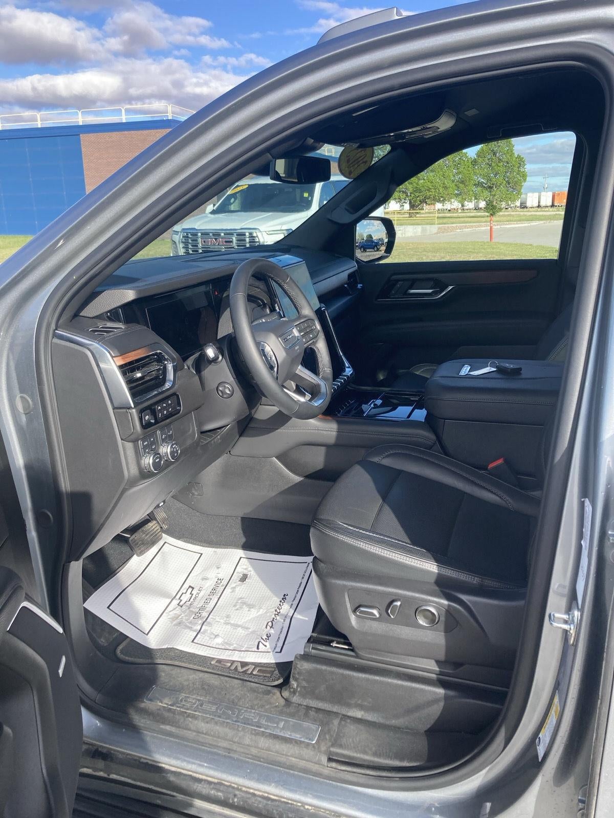 2025 GMC Yukon XL Denali