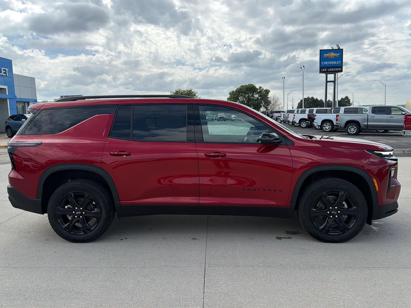 2027 Chevrolet Traverse LT