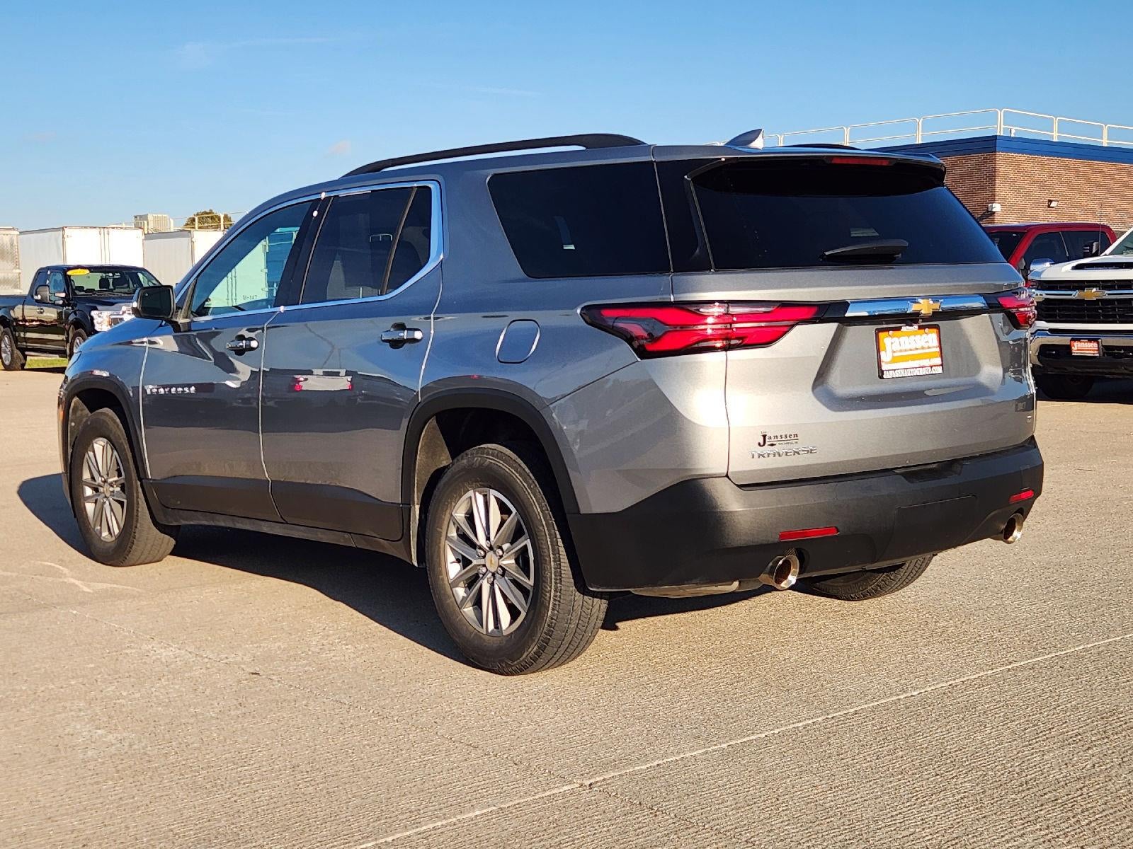 2023 Chevrolet Traverse LT Cloth