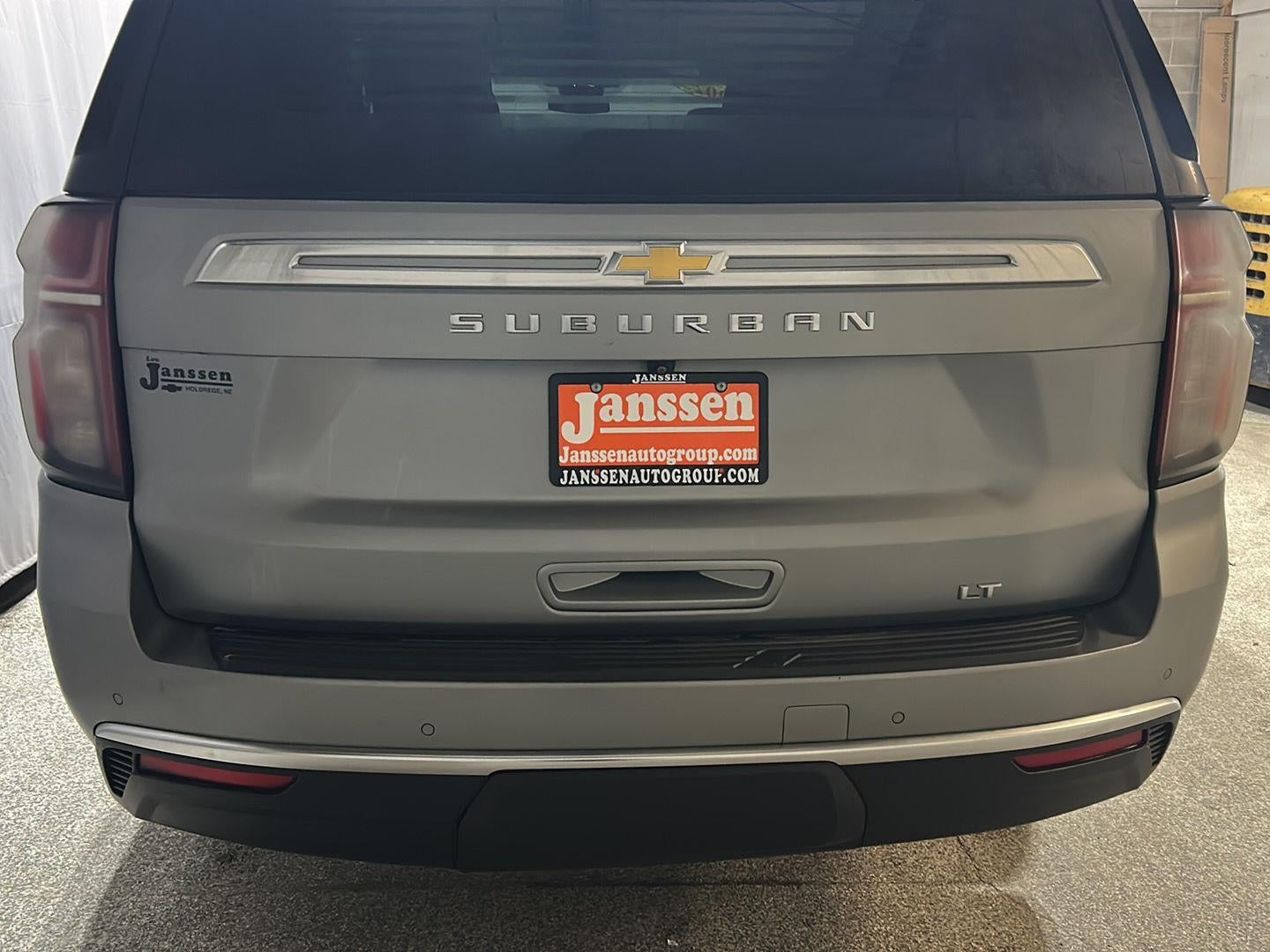 2023 Chevrolet Suburban LT