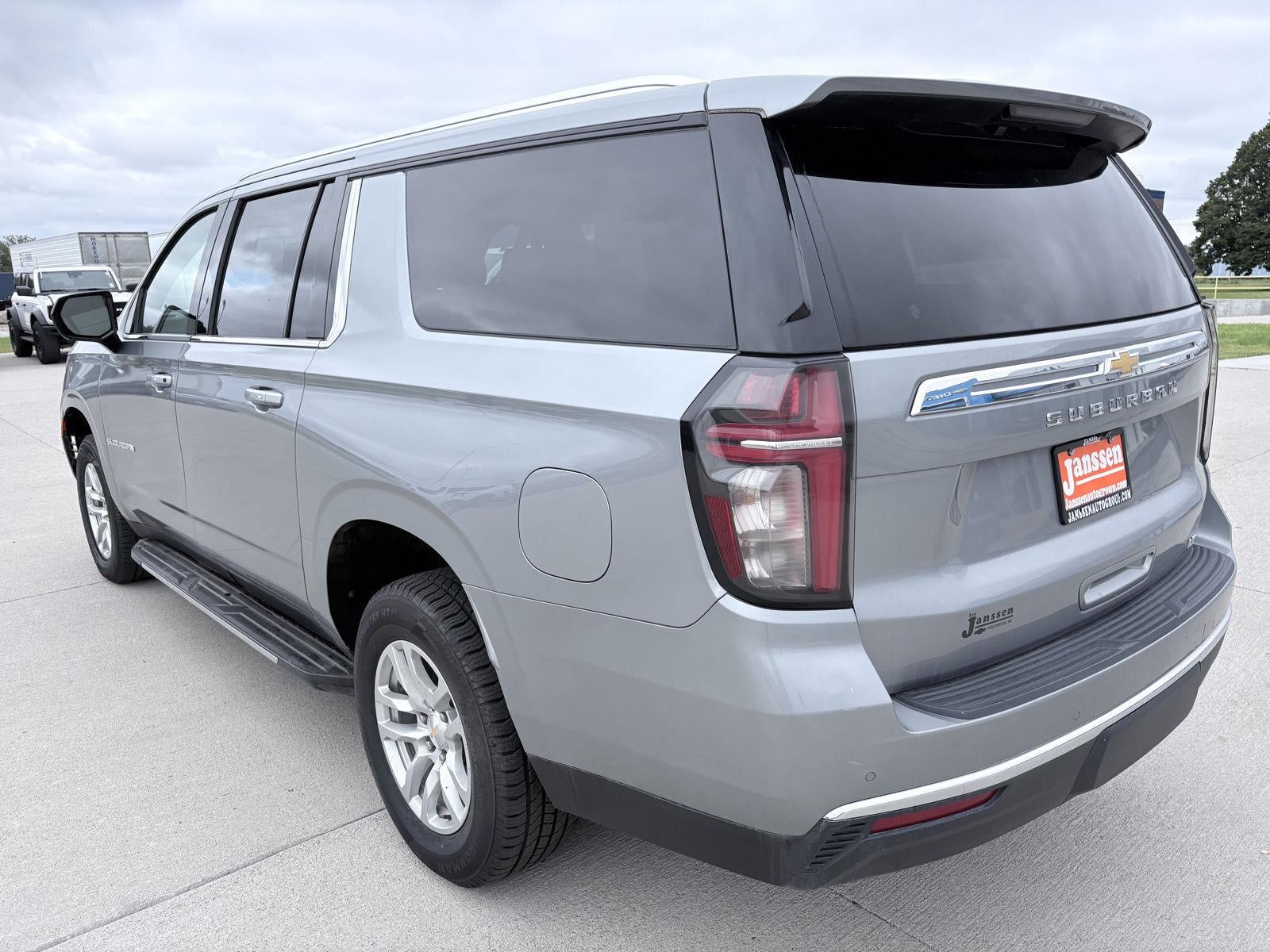 2024 Chevrolet Suburban LT