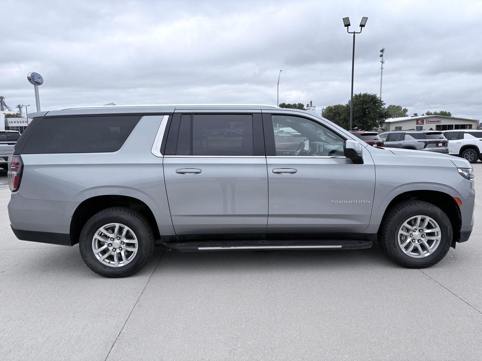2024 Chevrolet Suburban LT