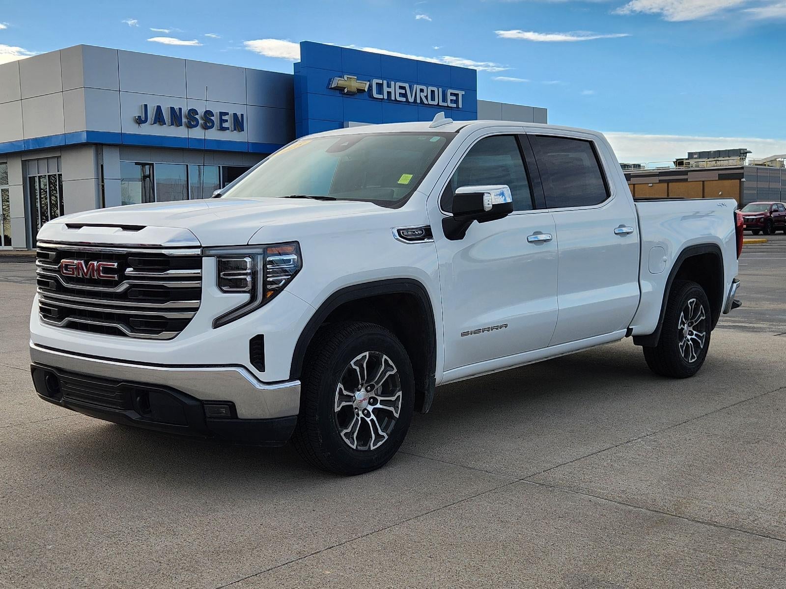 2025 GMC Sierra 1500 SLT