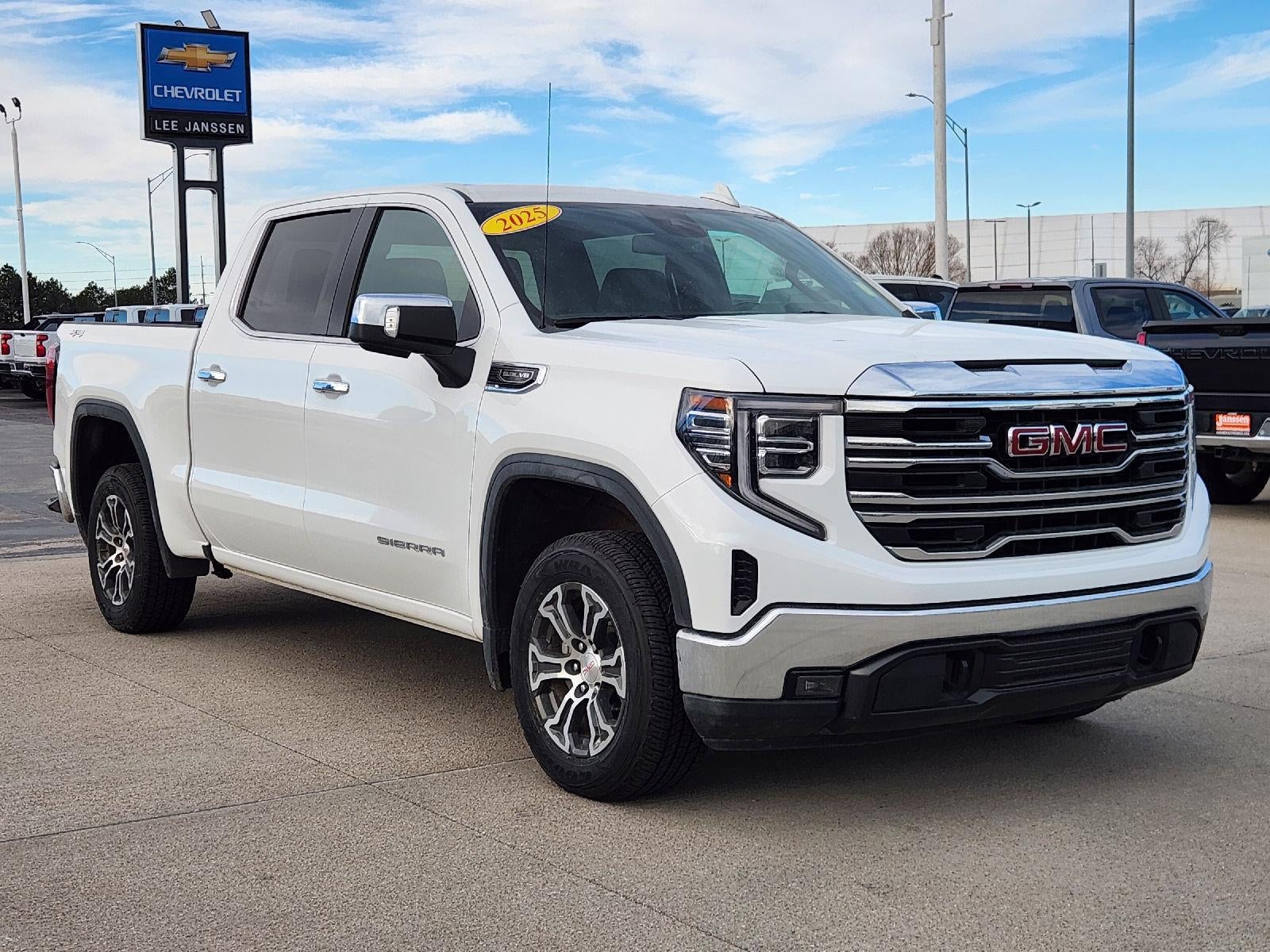 2025 GMC Sierra 1500 SLT
