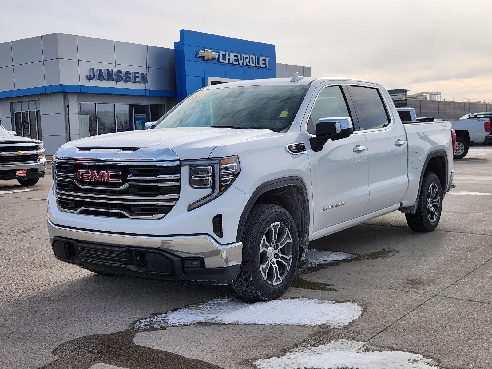 2025 GMC Sierra 1500 SLT