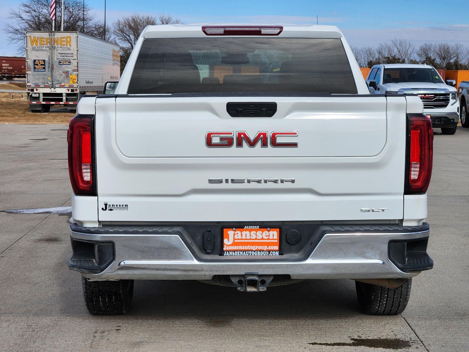 2025 GMC Sierra 1500 SLT
