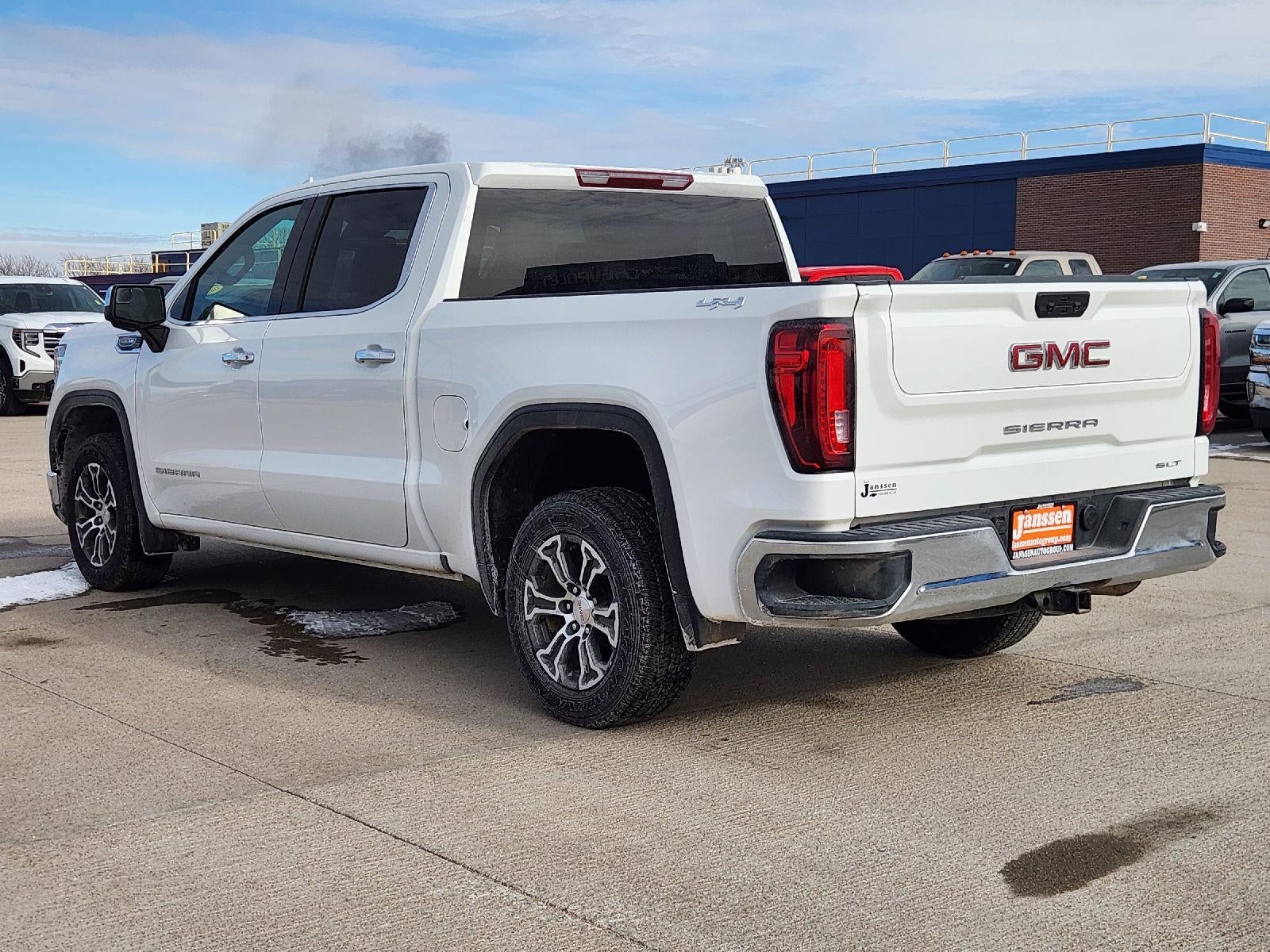2025 GMC Sierra 1500 SLT