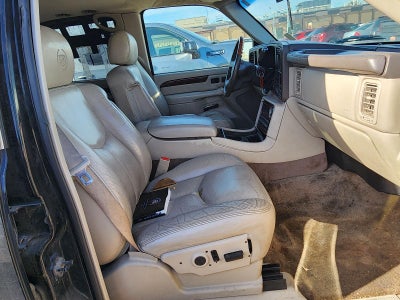 2004 Cadillac Escalade Base