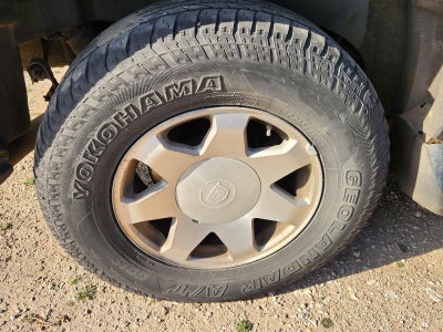 2004 Cadillac Escalade Base