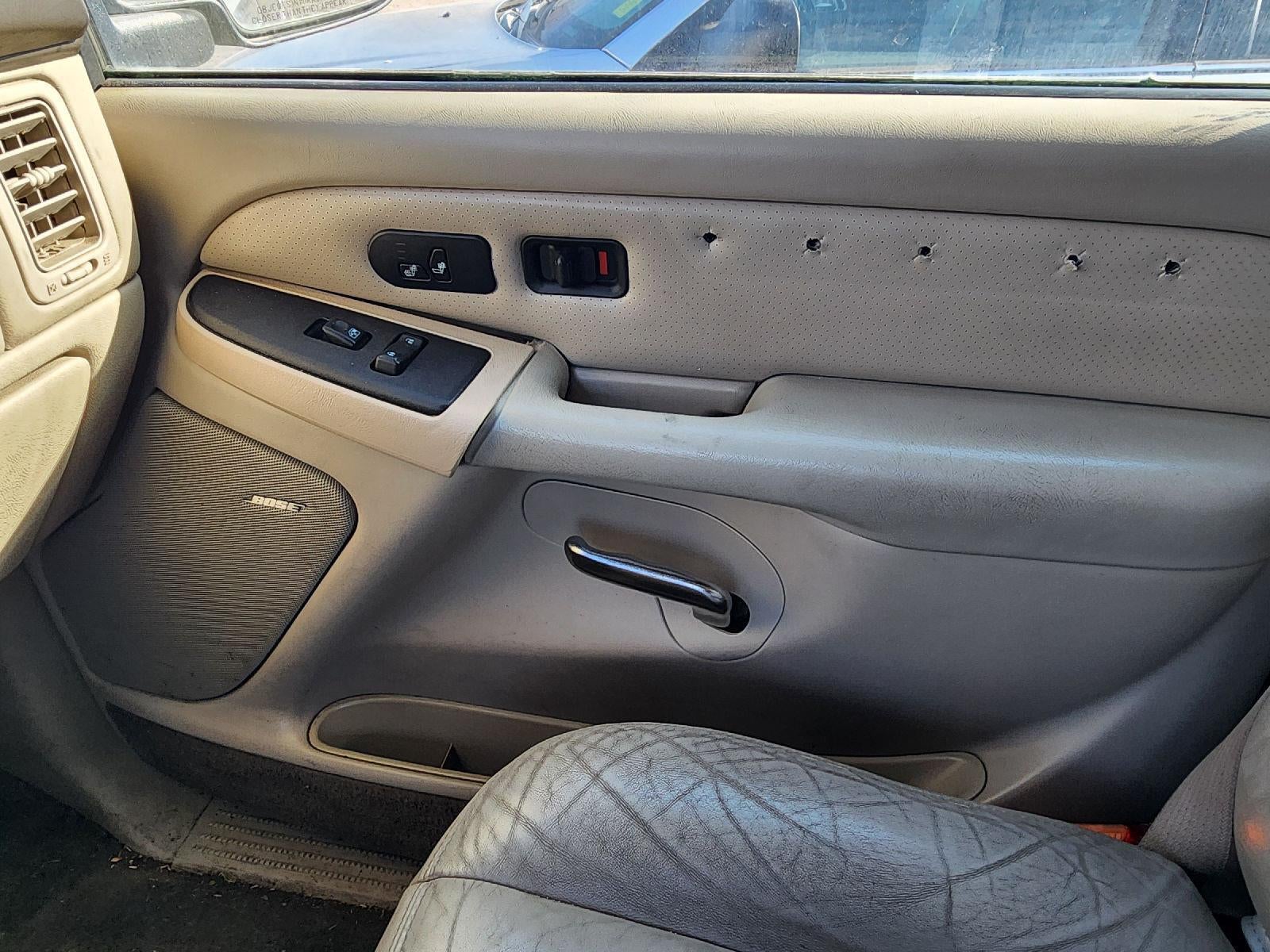 2004 Cadillac Escalade Base