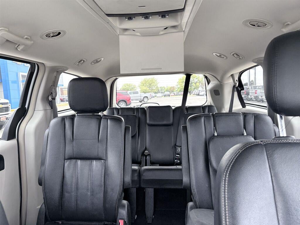 2016 Chrysler Town & Country Touring