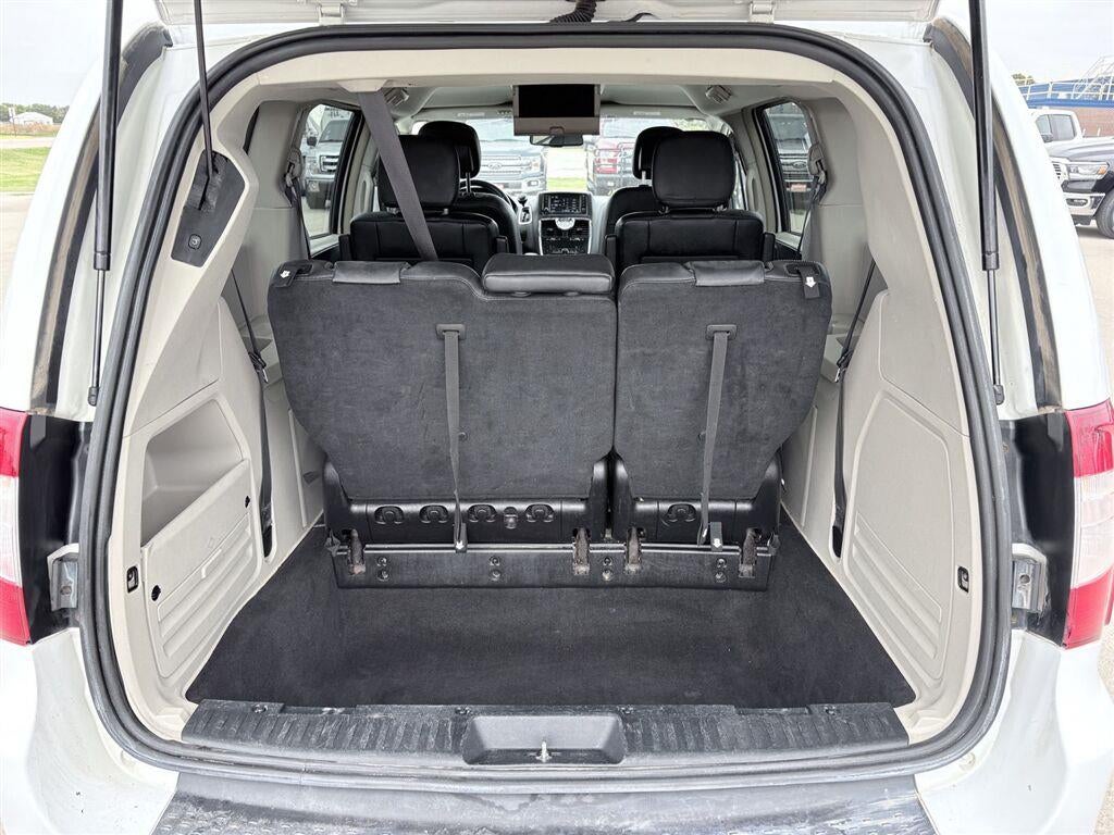 2016 Chrysler Town & Country Touring