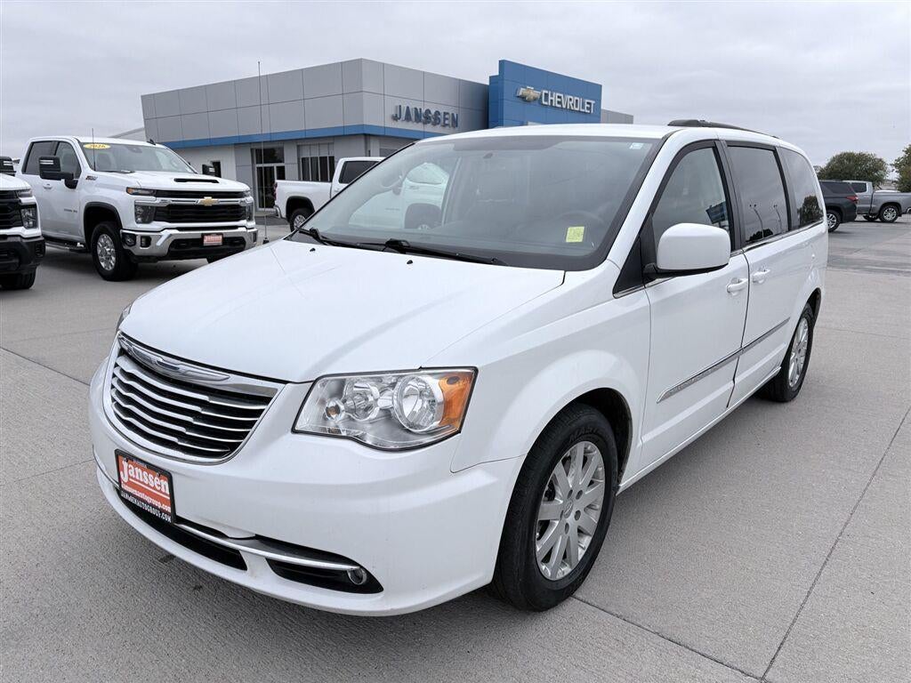 2016 Chrysler Town & Country Touring
