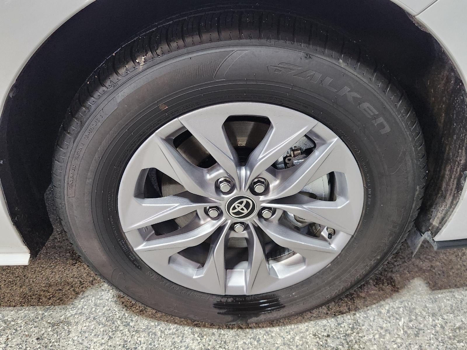 2025 Toyota Sienna LE