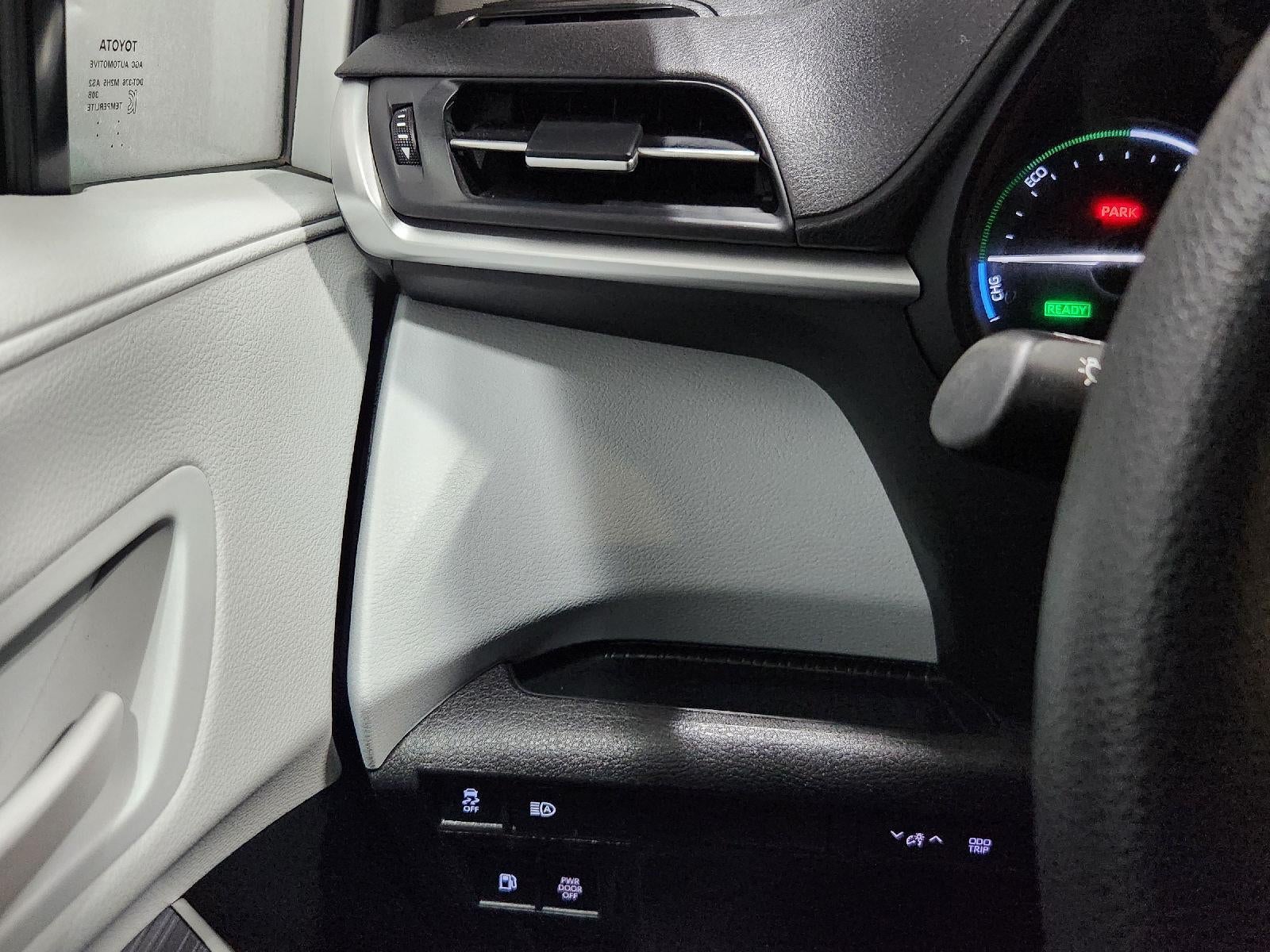 2025 Toyota Sienna LE