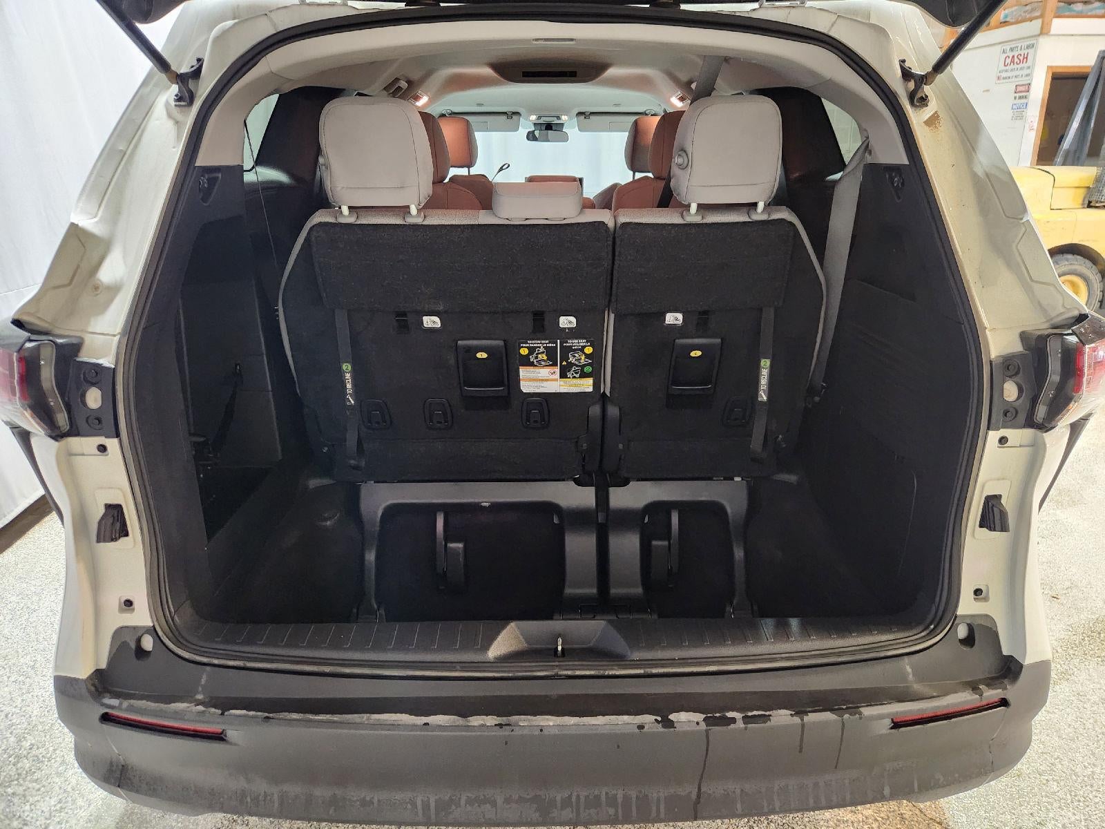 2025 Toyota Sienna LE