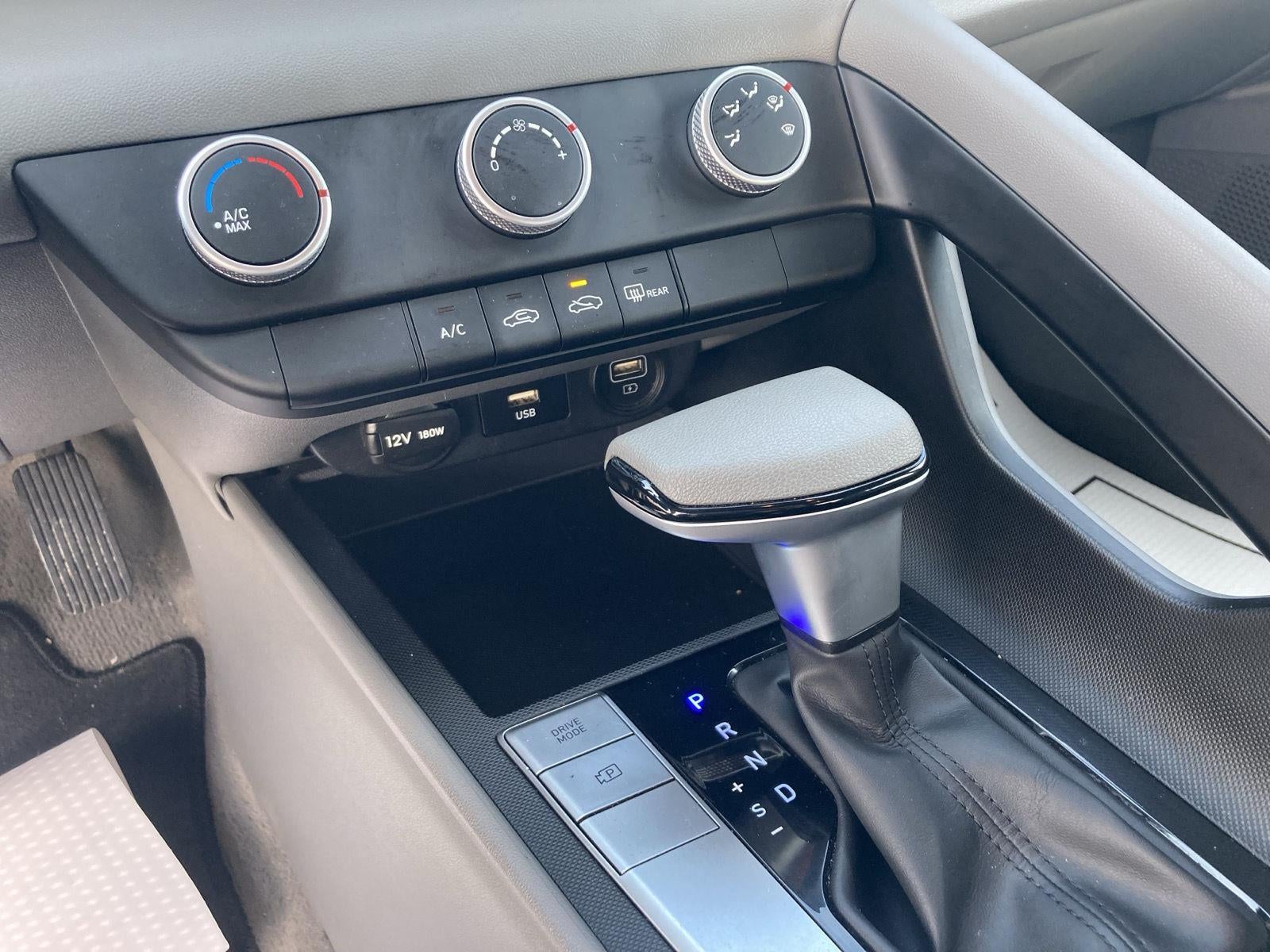 2023 Hyundai Elantra SE