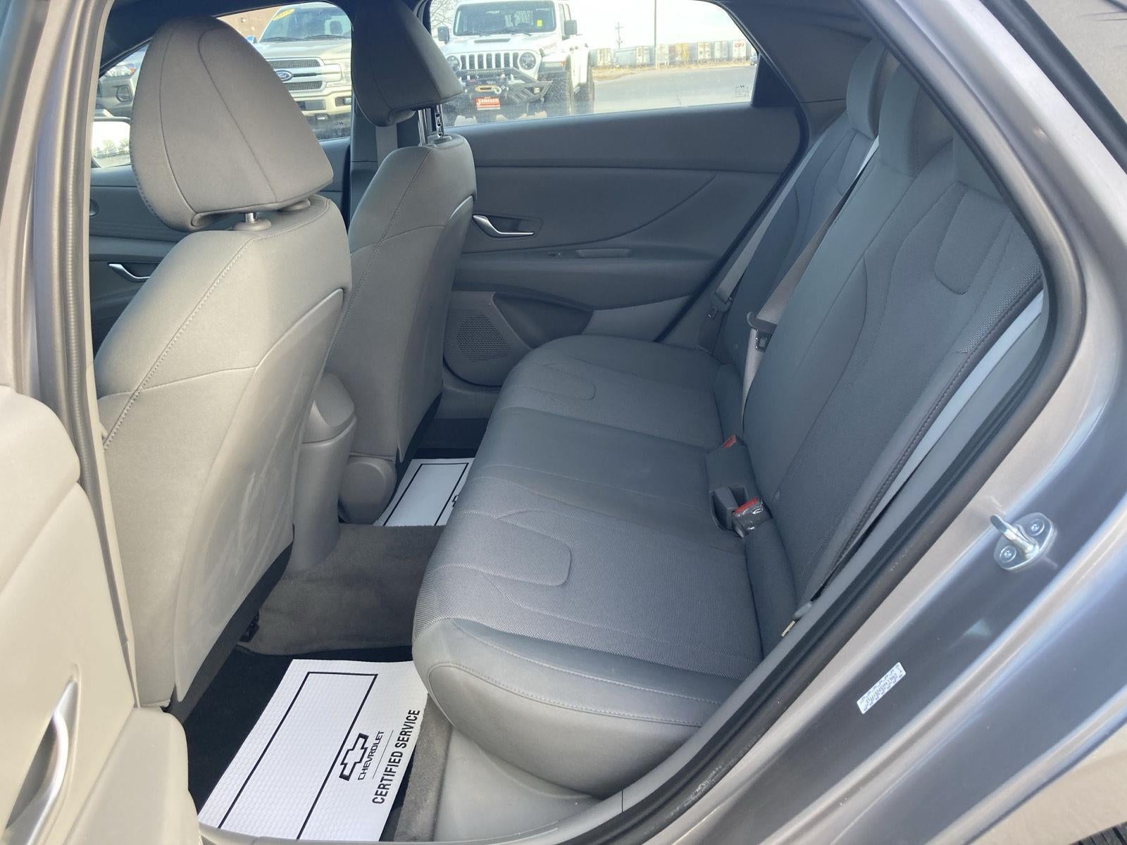 2023 Hyundai Elantra SE