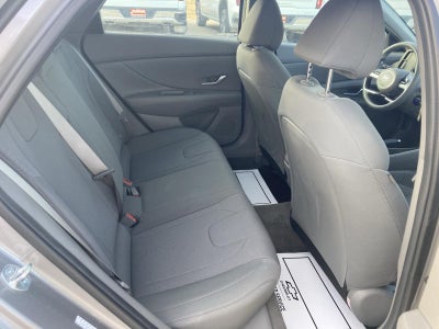 2023 Hyundai Elantra SE