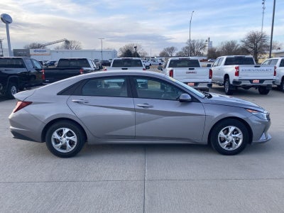 2023 Hyundai Elantra SE