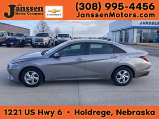 2023 Hyundai Elantra SE