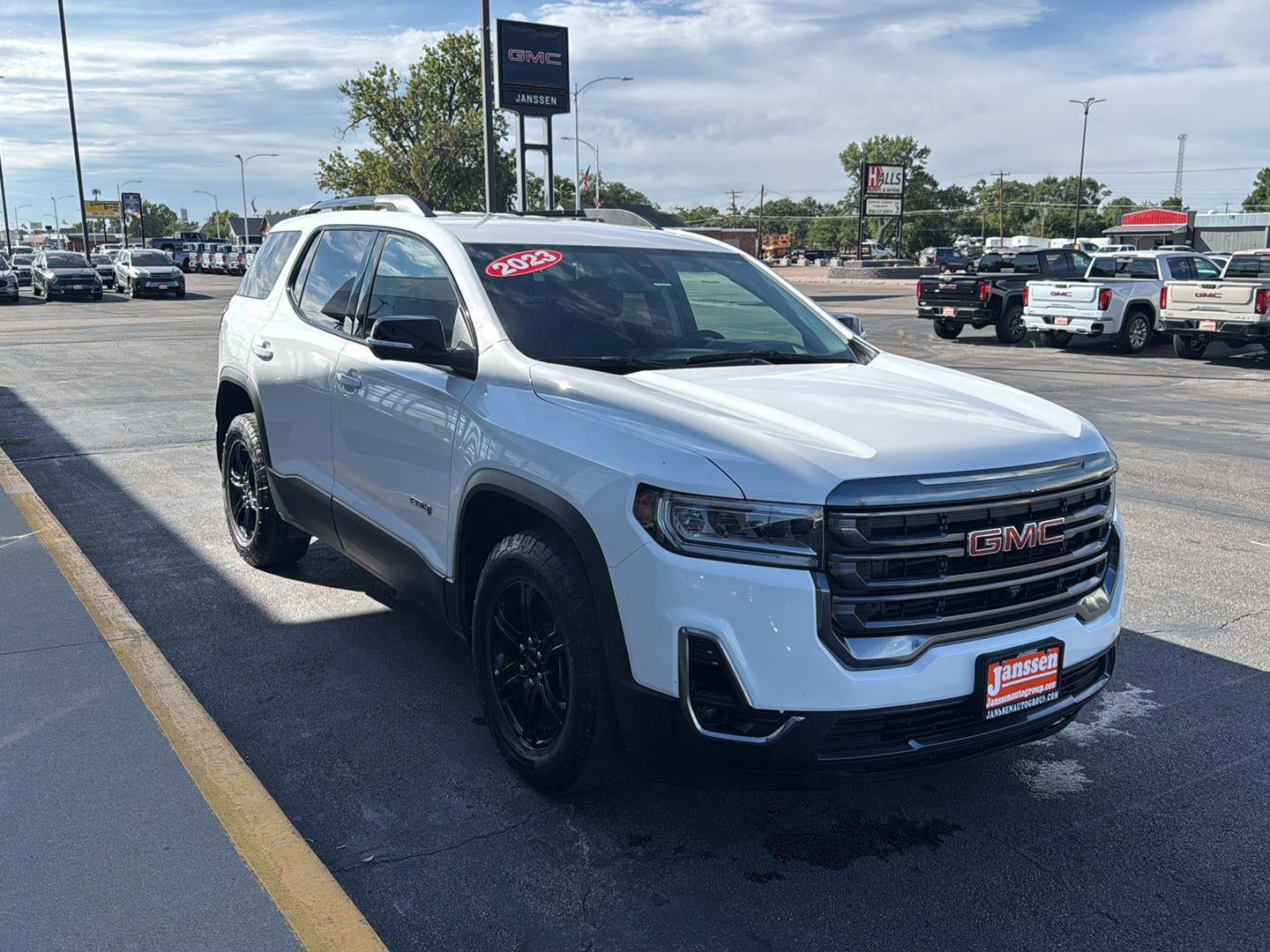 2023 GMC Acadia AT4