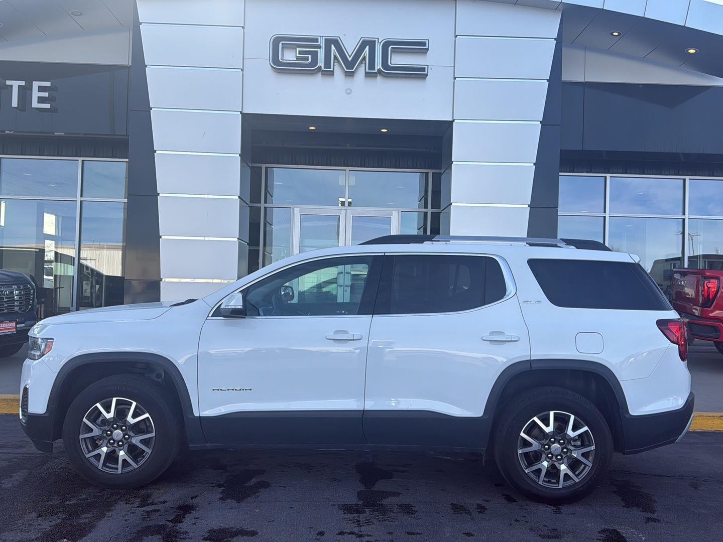 2023 GMC Acadia SLE