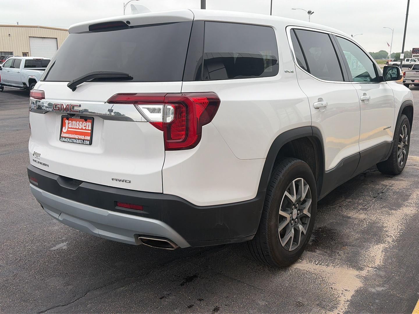 2023 GMC Acadia SLE