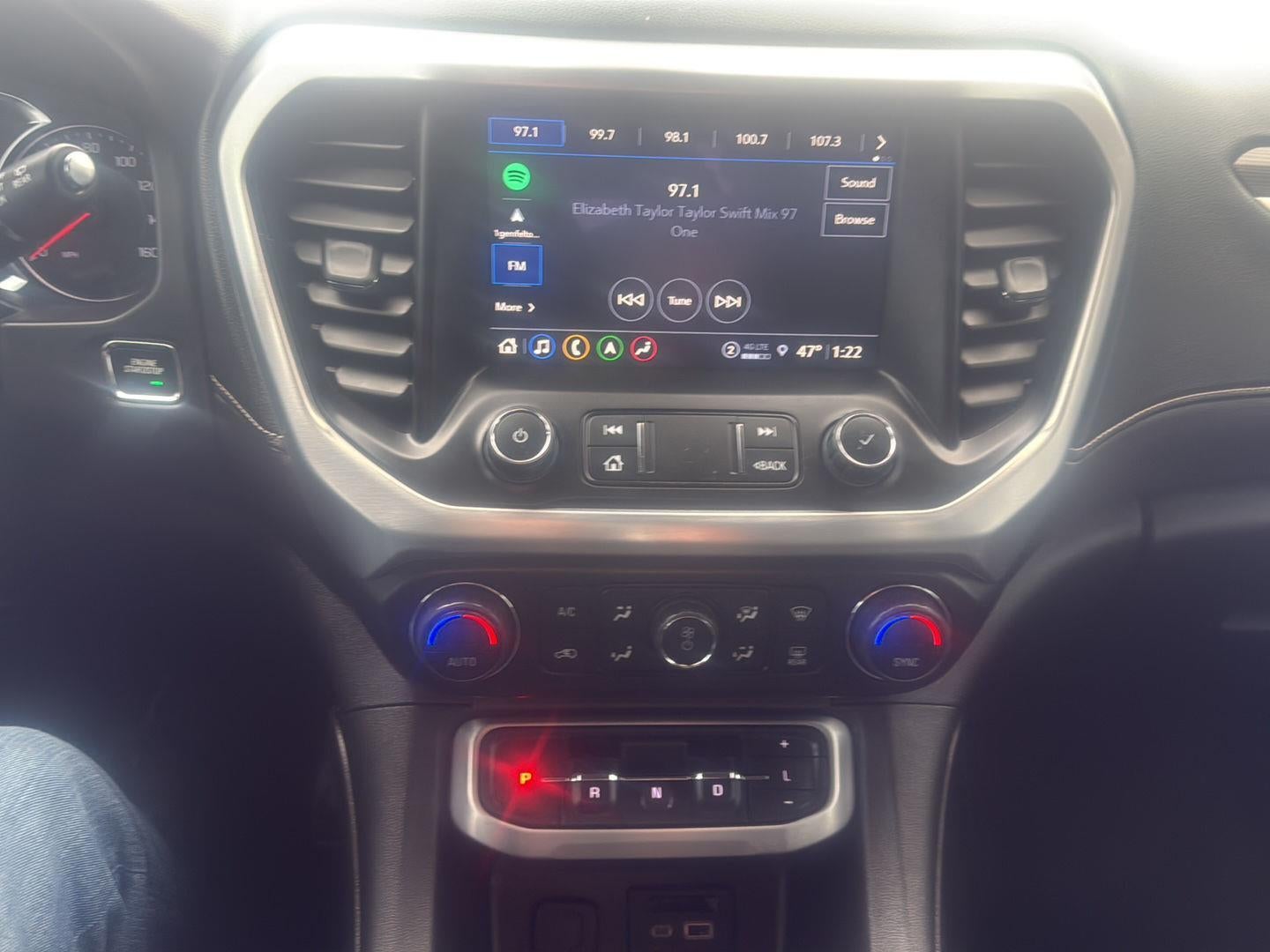 2023 GMC Acadia SLT