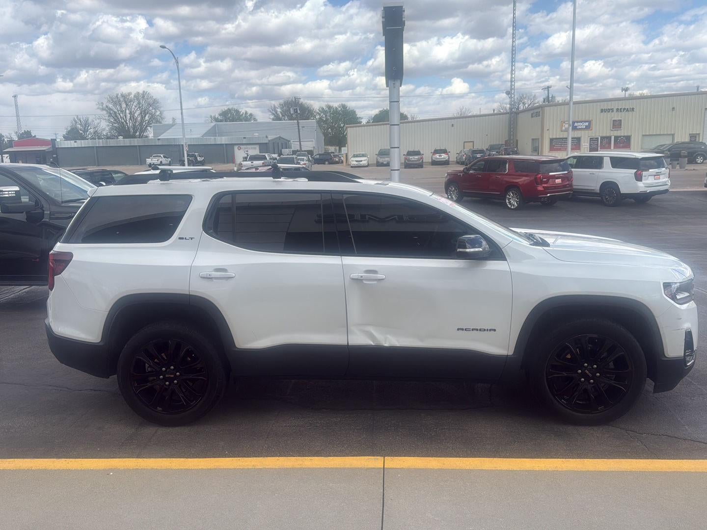 2023 GMC Acadia SLT