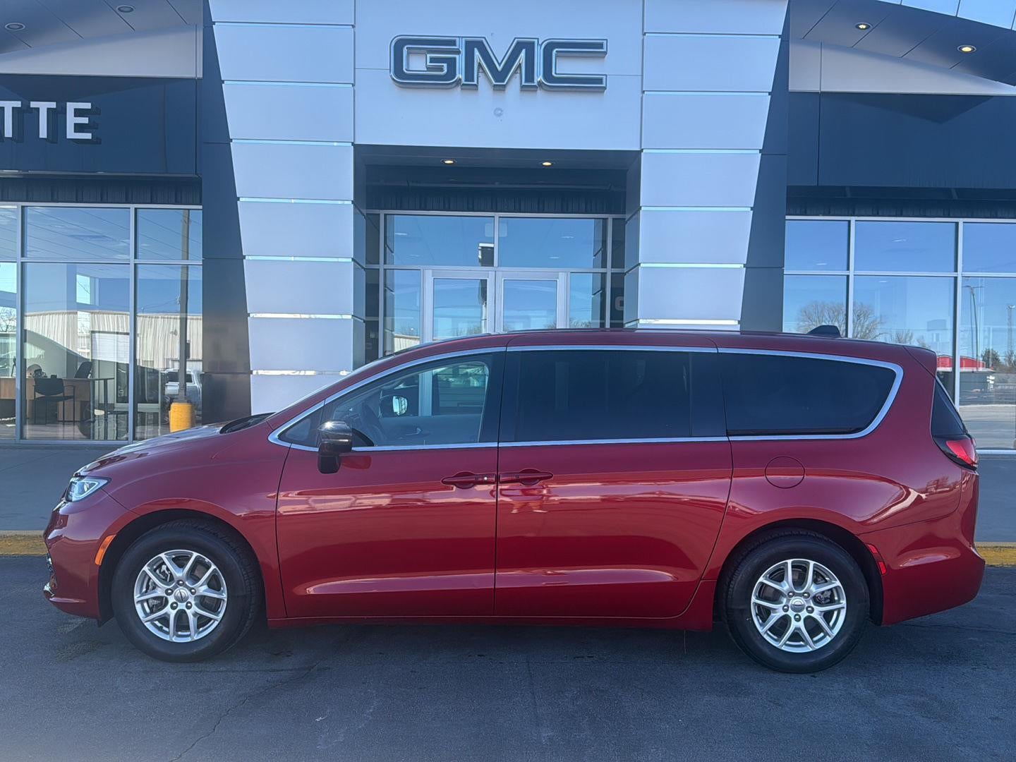 2024 Chrysler Pacifica Touring L