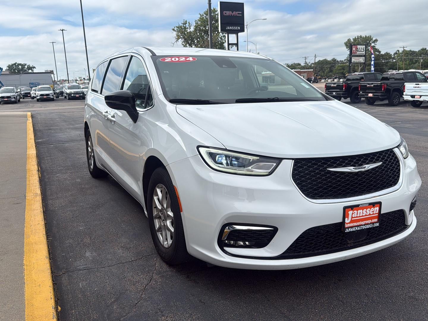 2024 Chrysler Pacifica Touring L