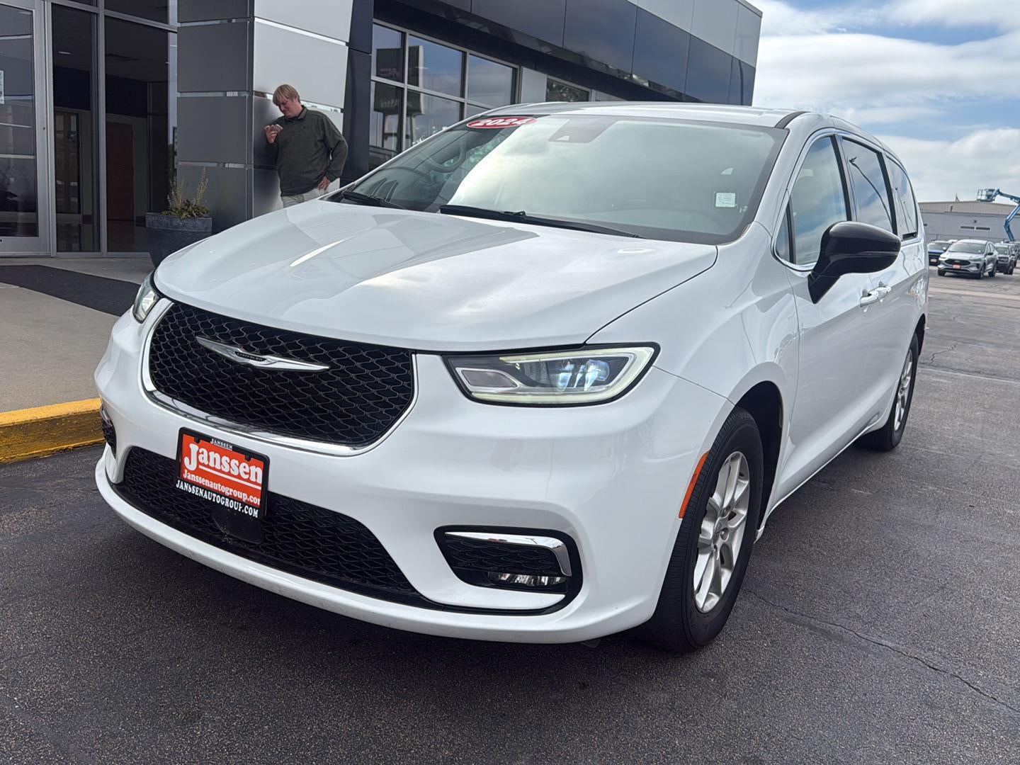 2024 Chrysler Pacifica Touring L