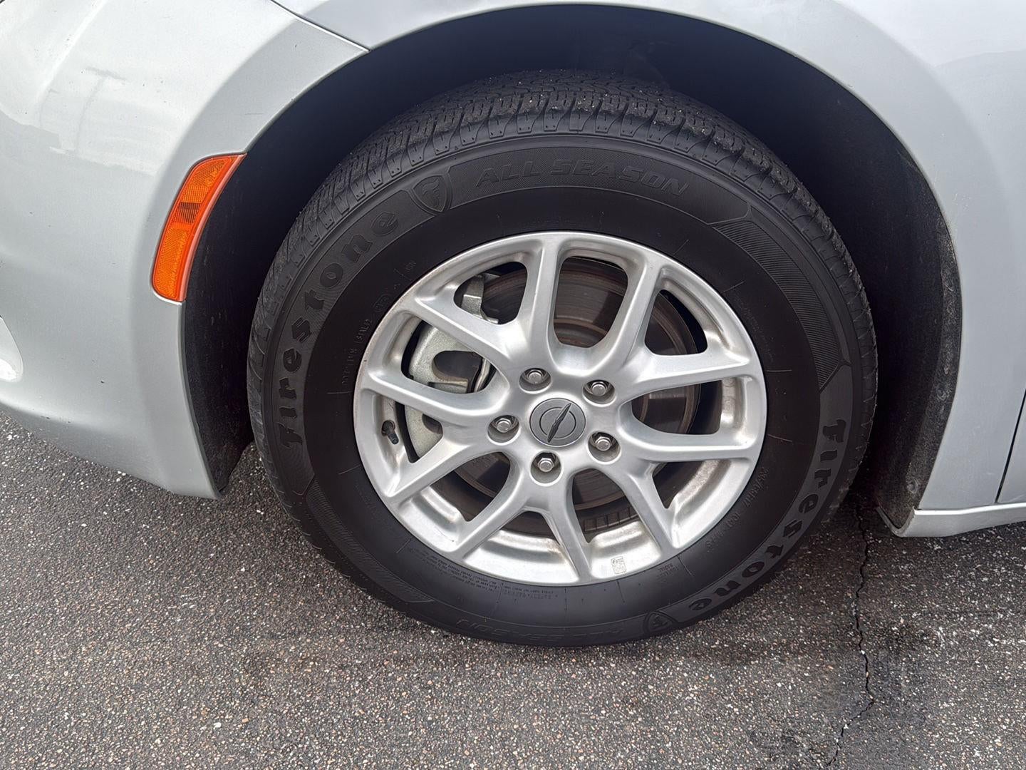 2023 Chrysler Voyager LX