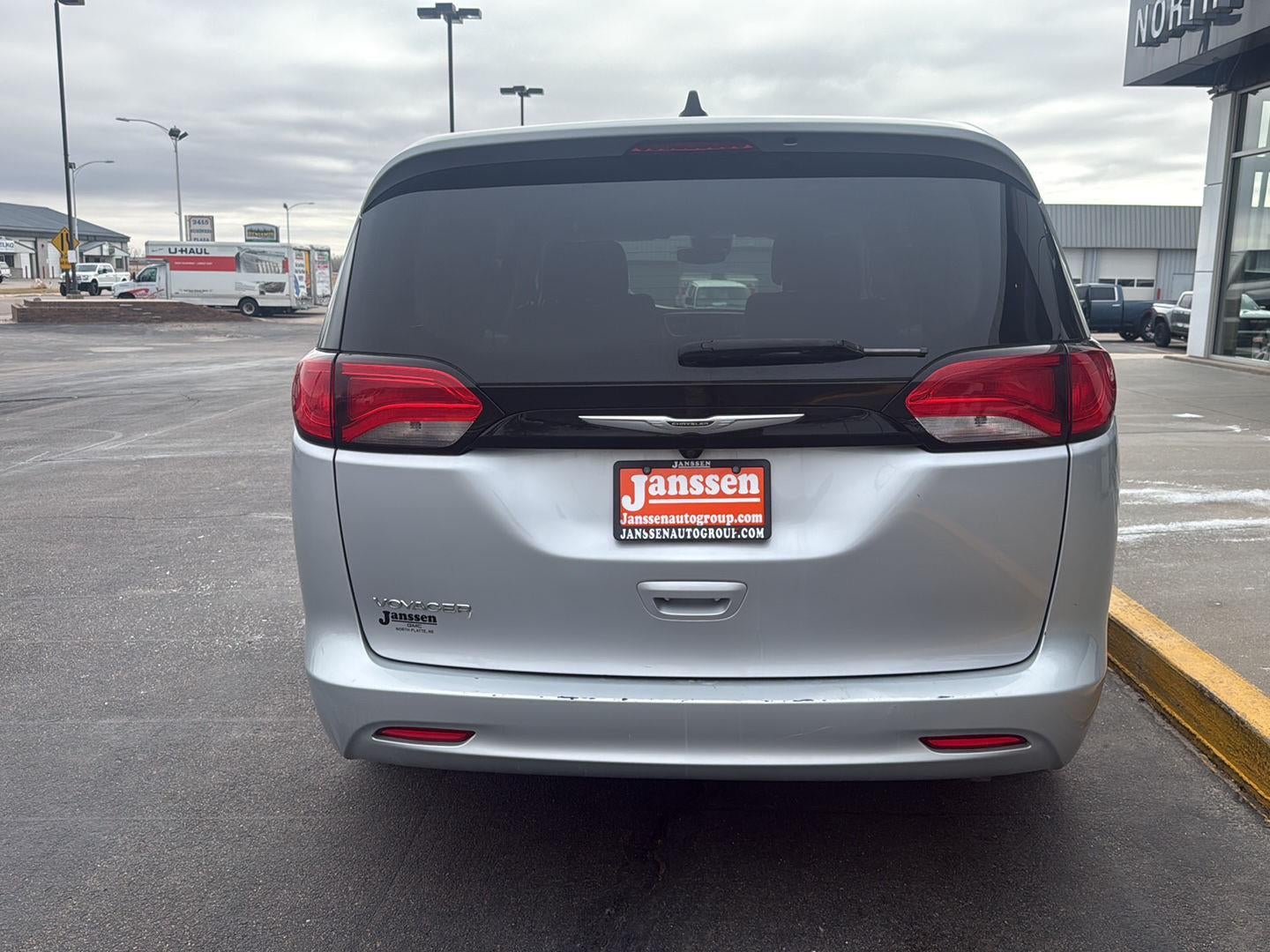 2023 Chrysler Voyager LX