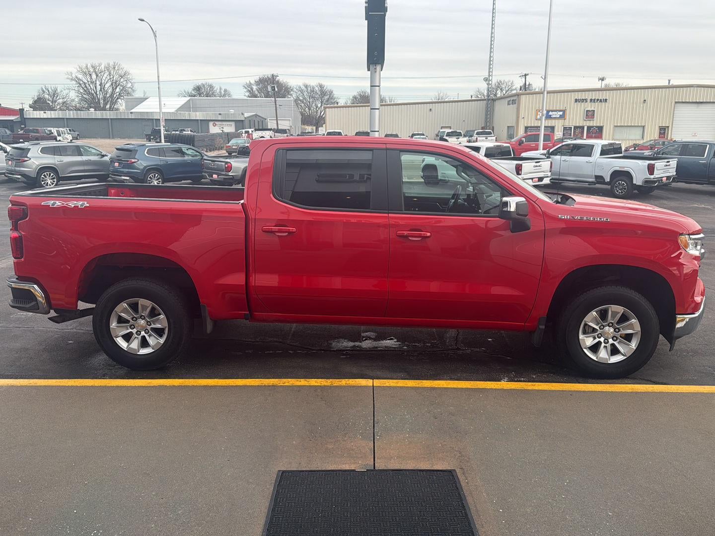 2025 Chevrolet Silverado 1500 LT