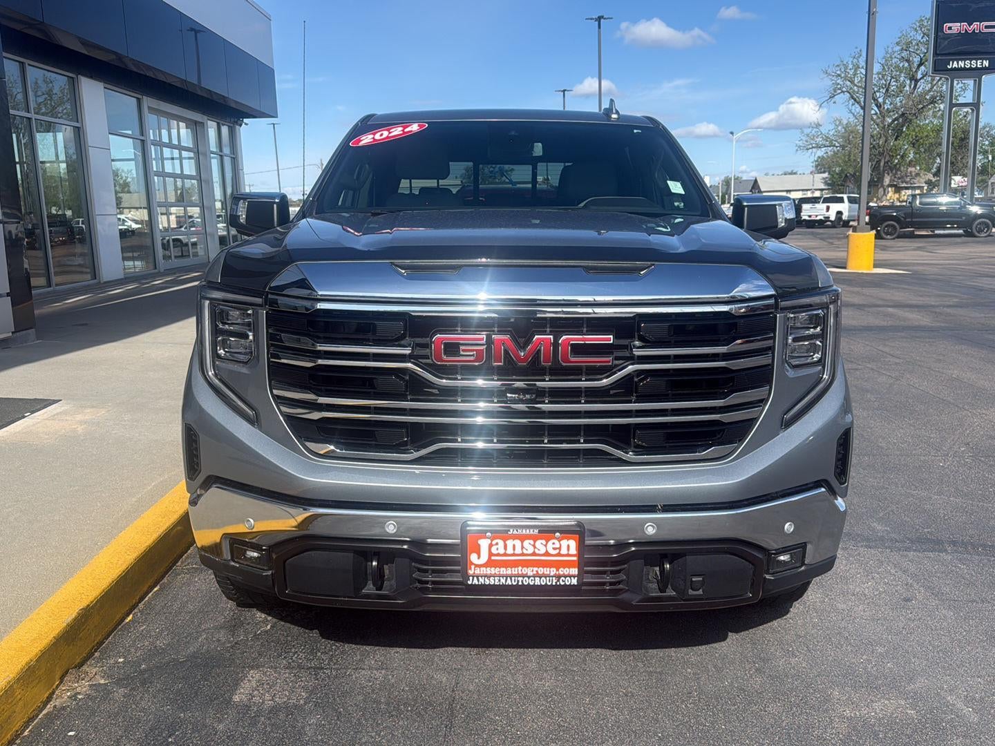 2024 GMC Sierra 1500 SLT