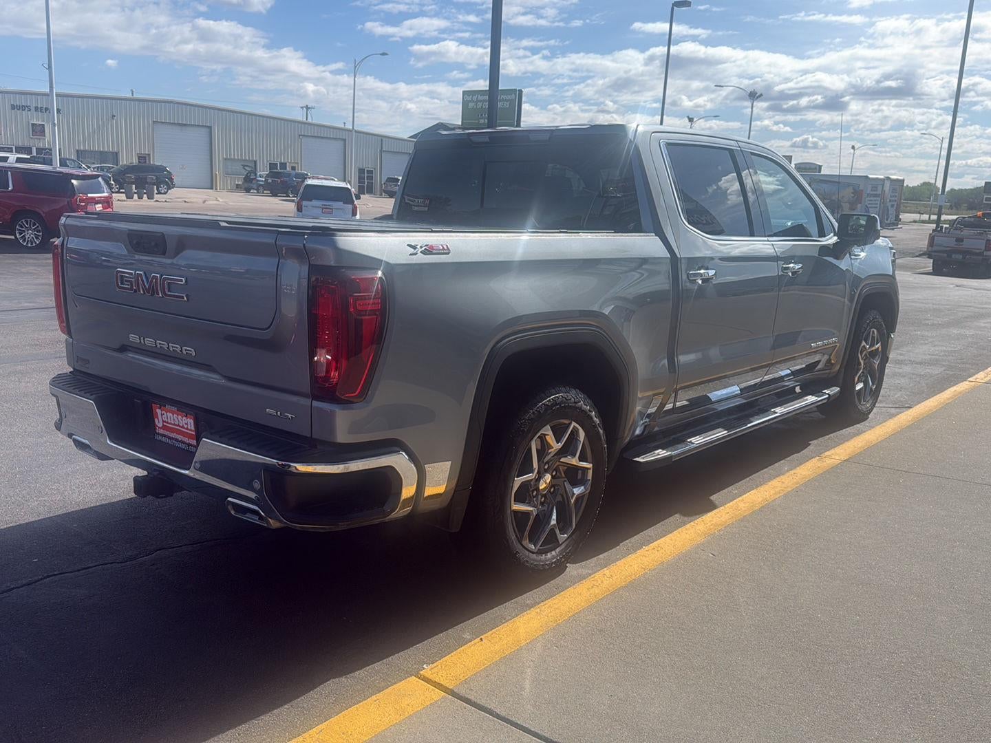 2024 GMC Sierra 1500 SLT
