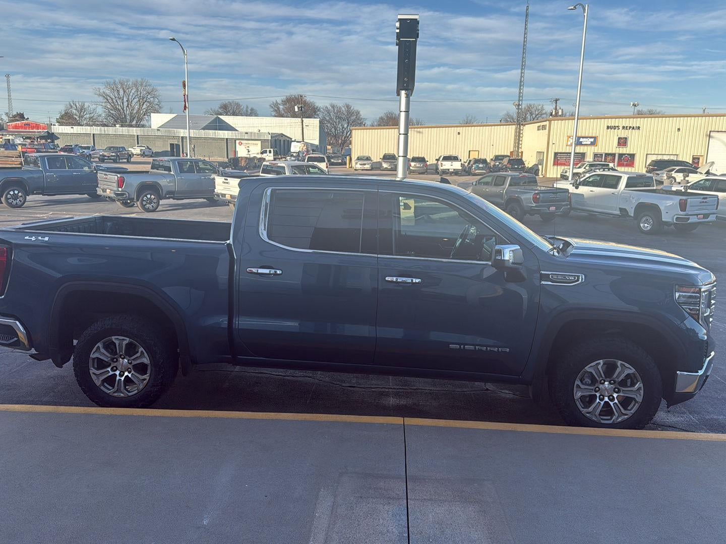 2024 GMC Sierra 1500 SLT