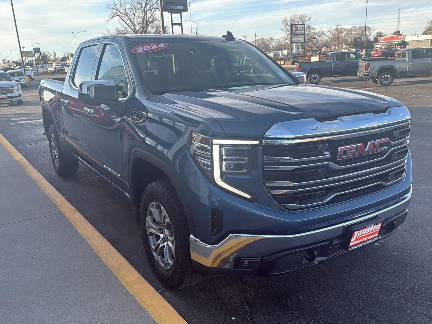 2024 GMC Sierra 1500 SLT