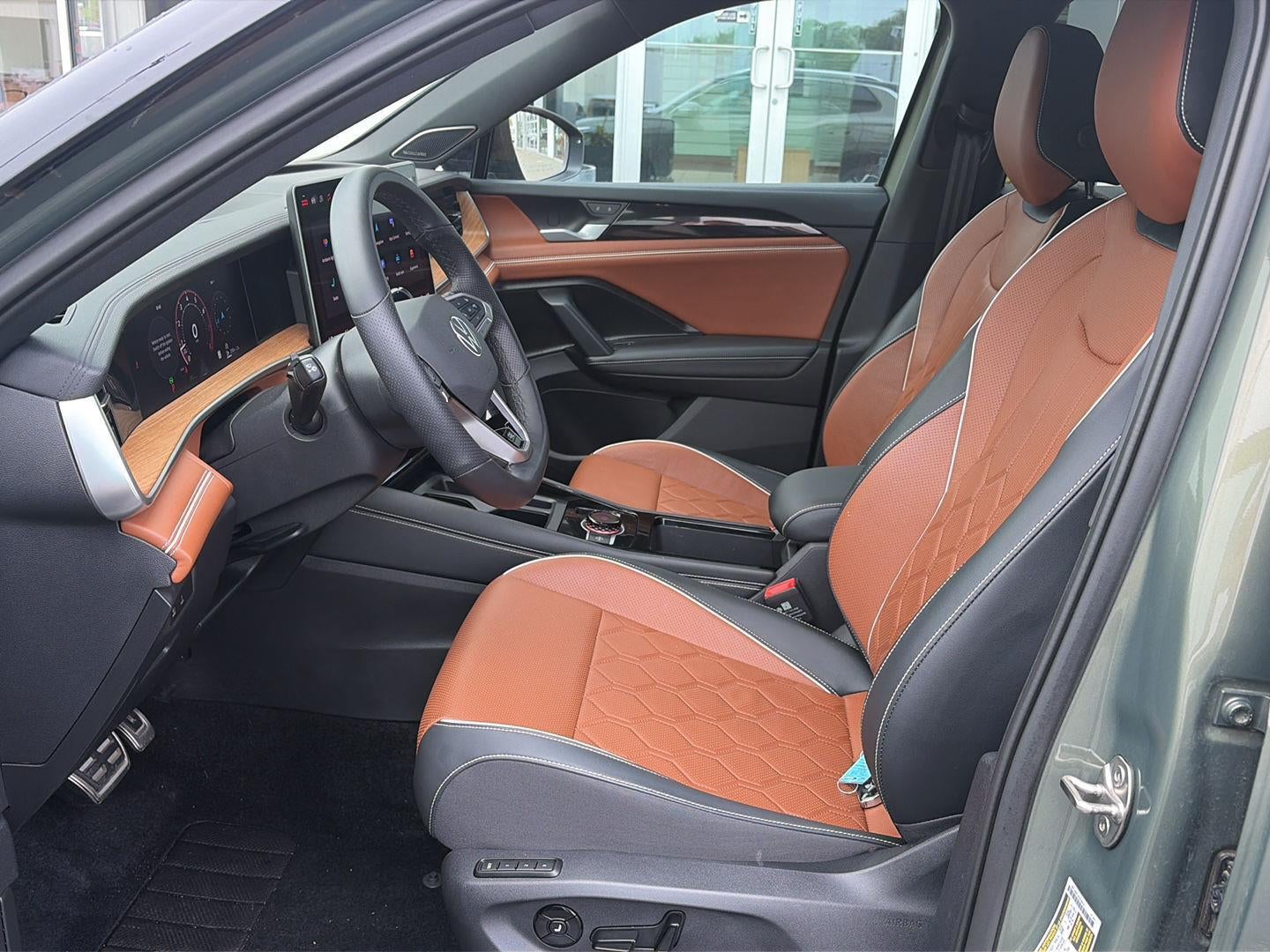 2025 Volkswagen Tiguan SEL R-Line