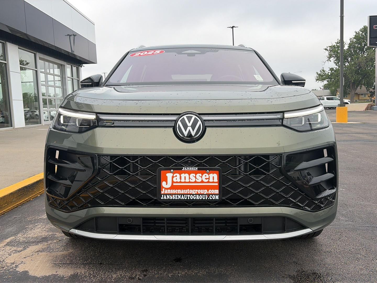 2025 Volkswagen Tiguan SEL R-Line