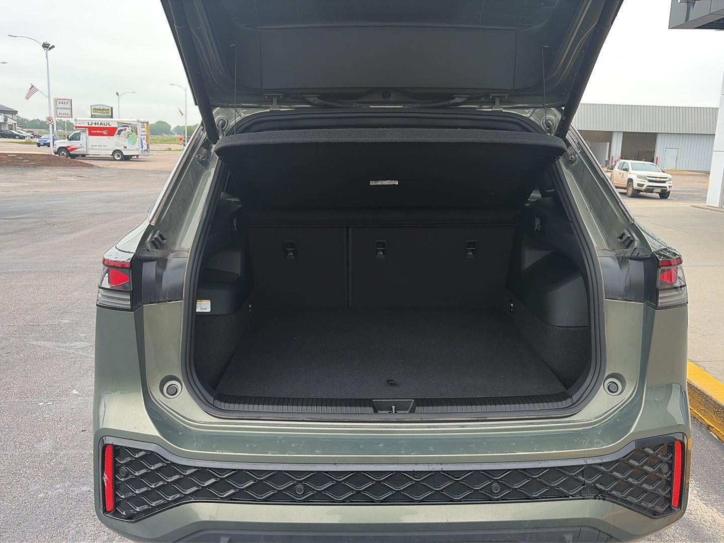 2025 Volkswagen Tiguan SEL R-Line