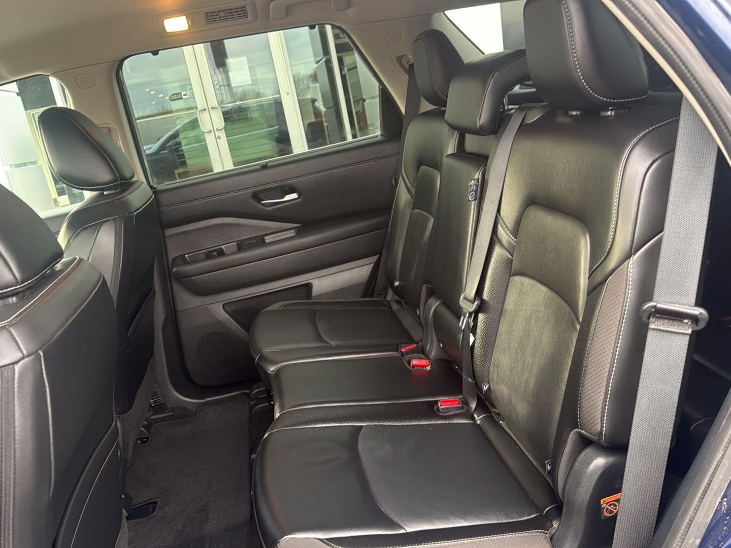 2024 Nissan PATHFINDER SL