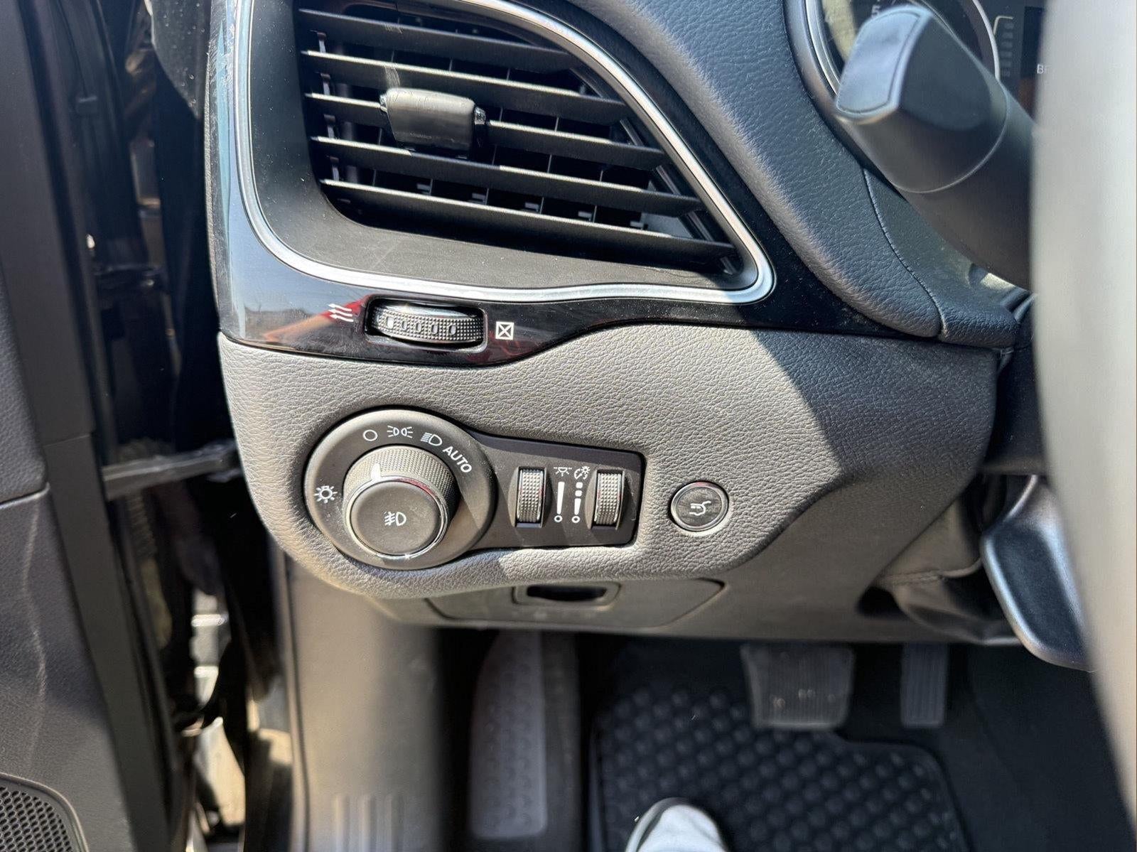 2019 Jeep Cherokee Altitude