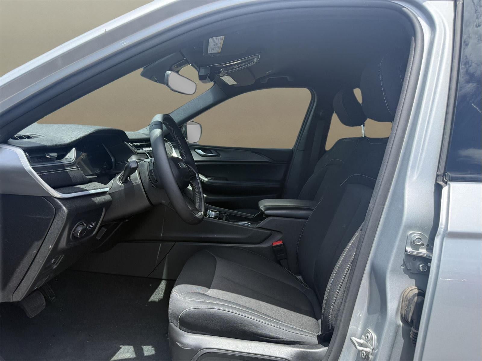 2024 Jeep GRAND CHEROKEE L Laredo