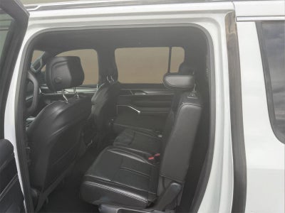 2025 Jeep Wagoneer L Base