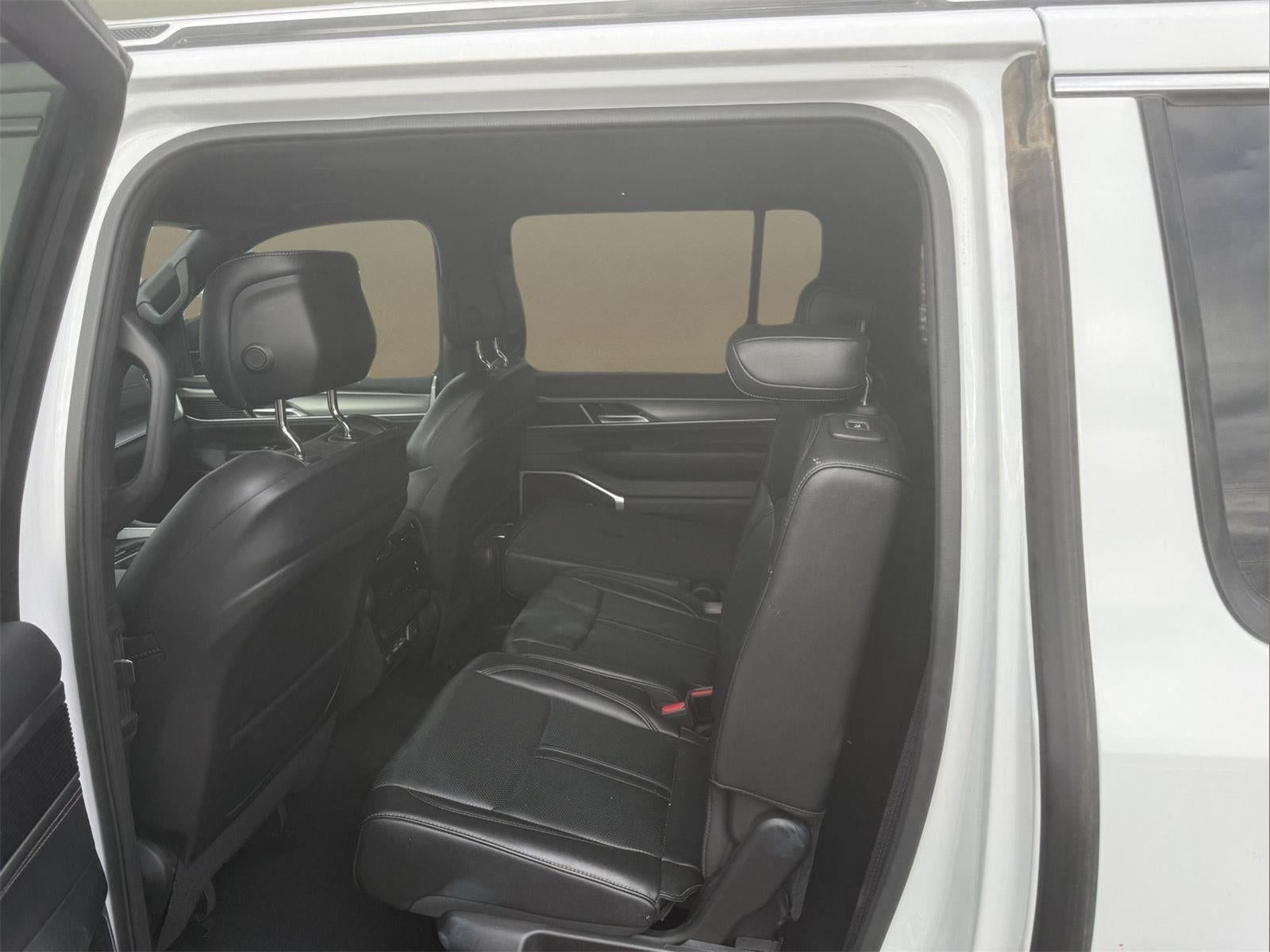 2025 Jeep Wagoneer L Base